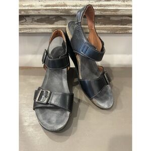 Taos Women's Buckle Up Black Leather Wedge Sandals‎ Size 8-8.5 EU 39